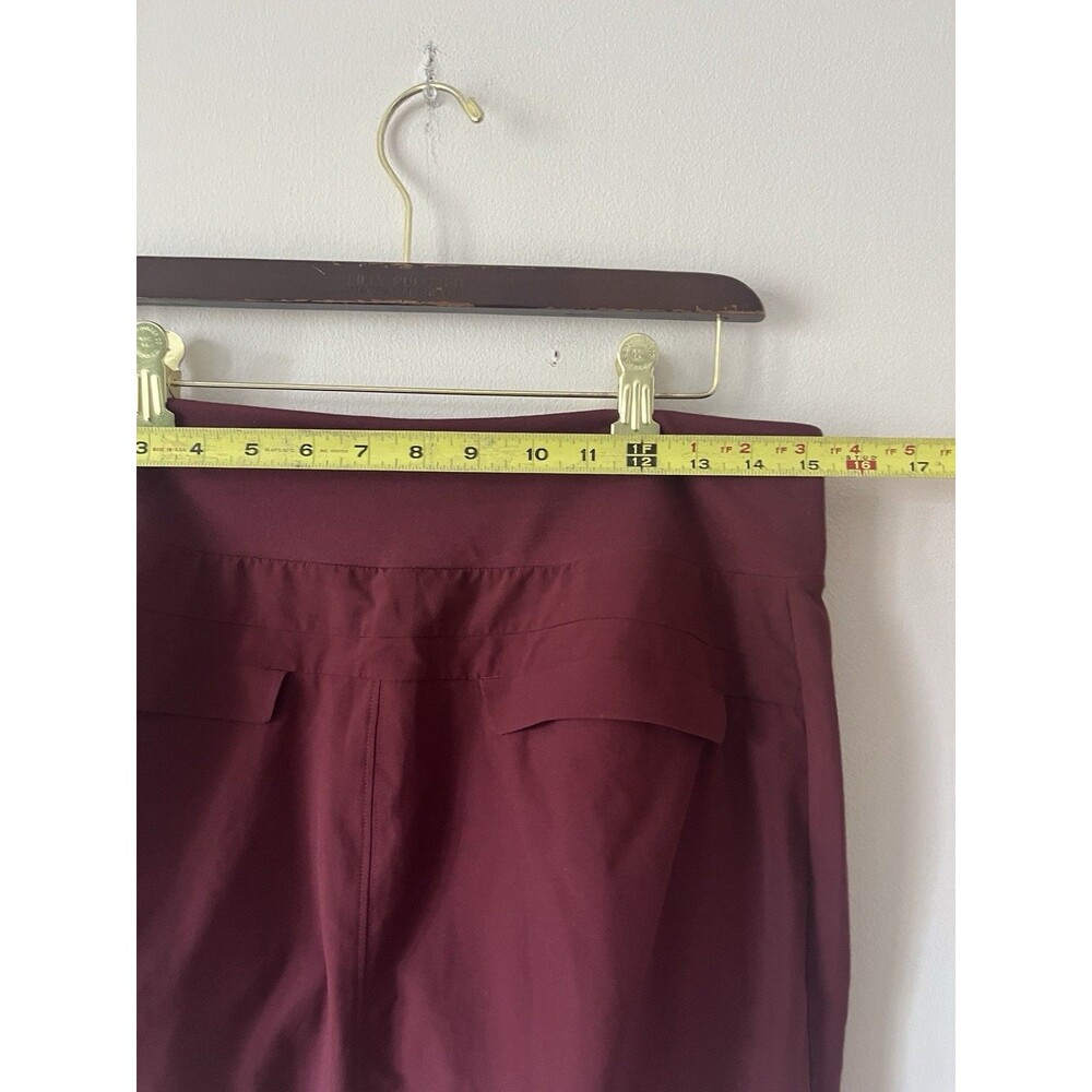 Athleta Skort Womens 10 Burgundy Wine Built In Shorts Zip Pockets Athletic - Picture 6 of 9